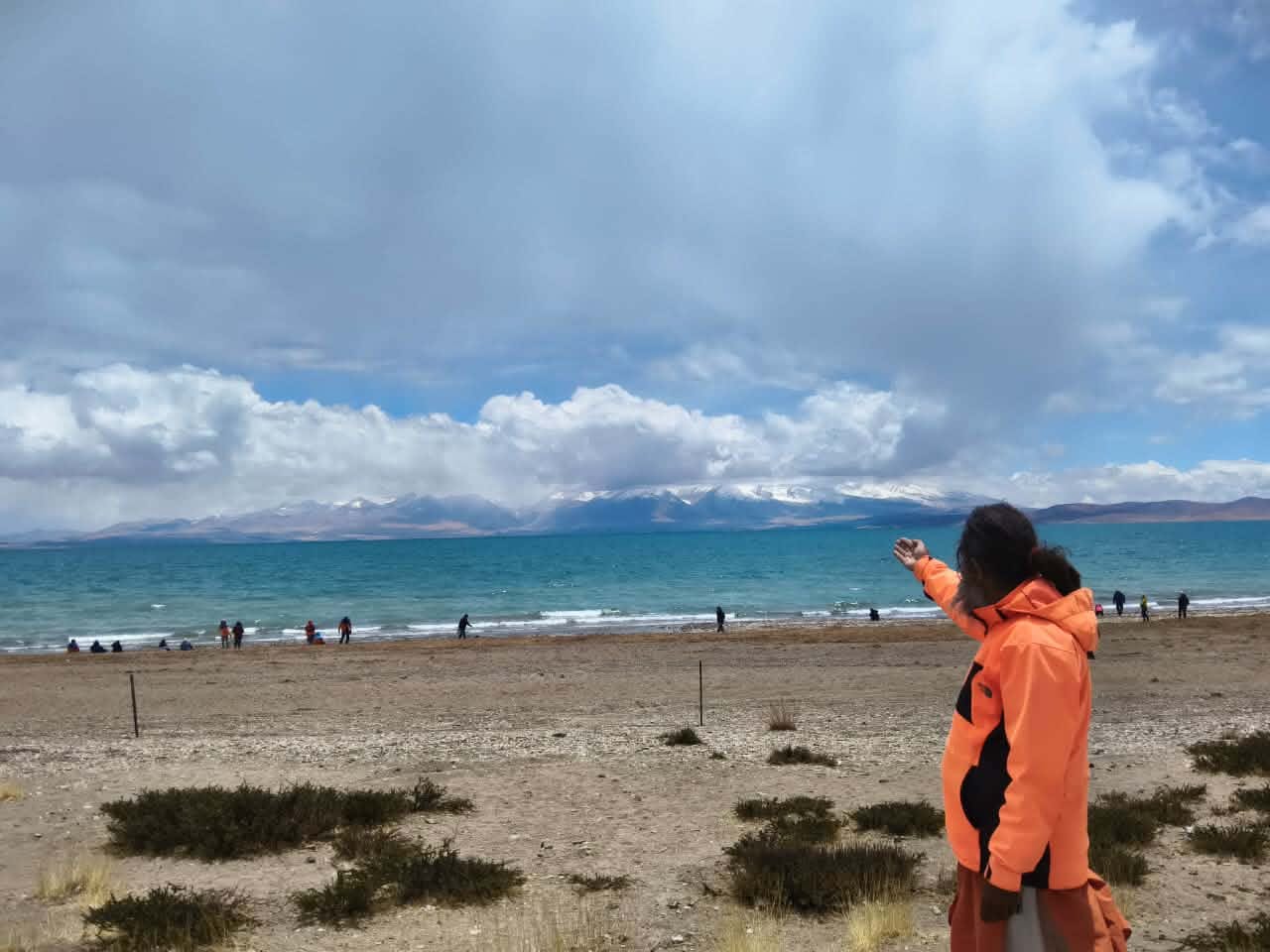 Kailash Mansarovar Lake with Guru Pandey